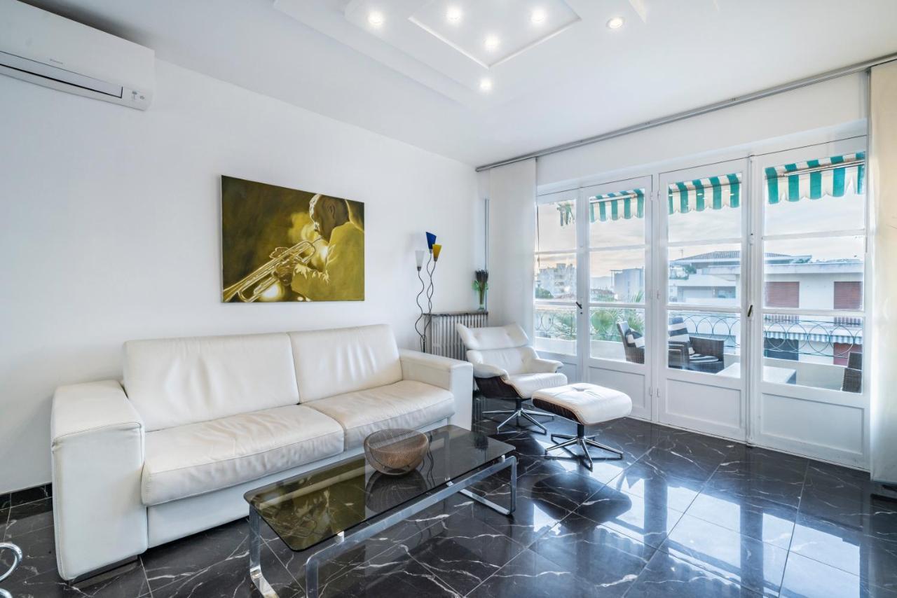 One Bedroom Heart Of